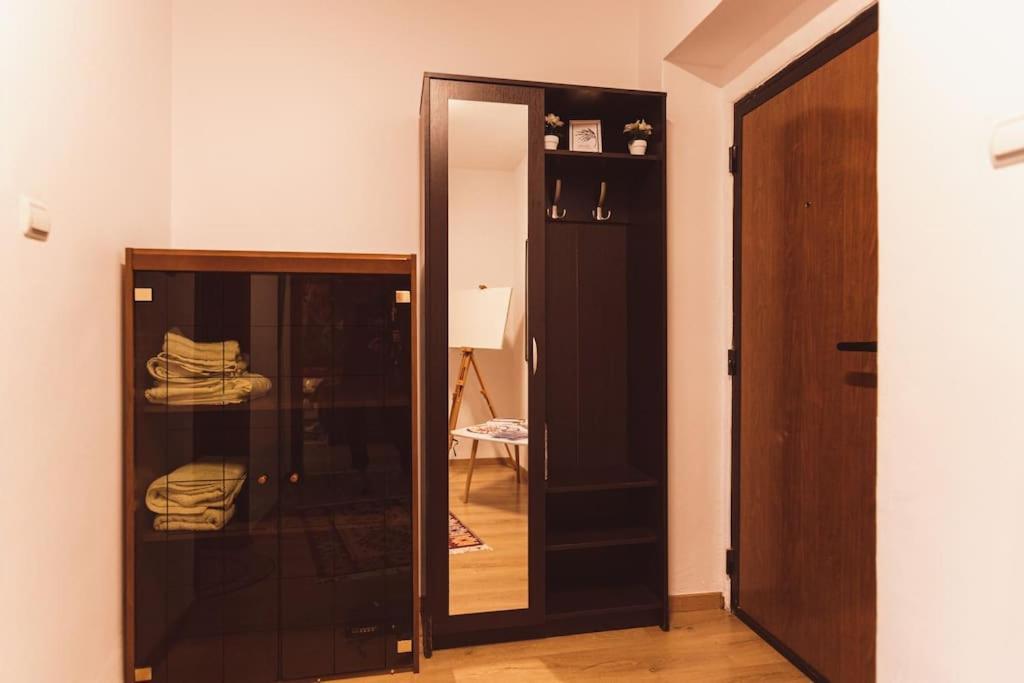 Art Studio Myslym Shyri تيرانا المظهر الخارجي الصورة